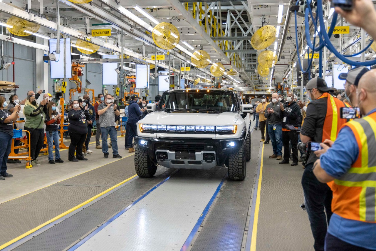 GM ускорит производство электромобилей Hummer, так как количество заказов увеличится до 65 000