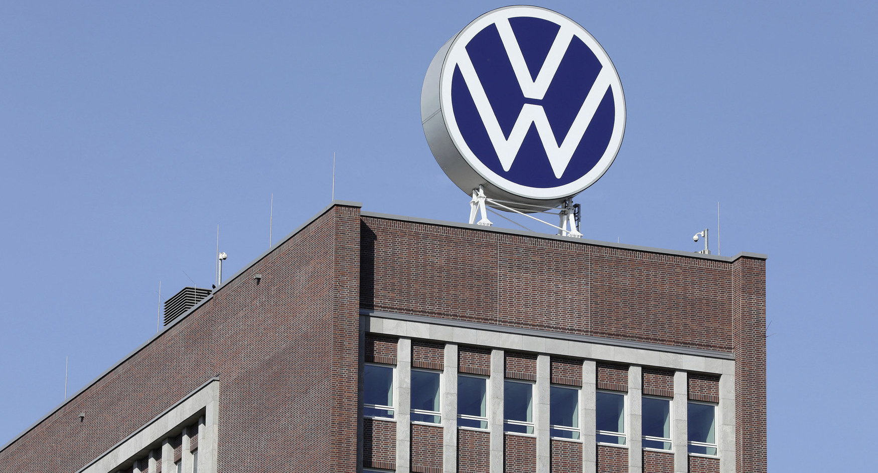 Volkswagen и Mercedes поддерживают запрет ЕС на продажу ДВС после 2035 года