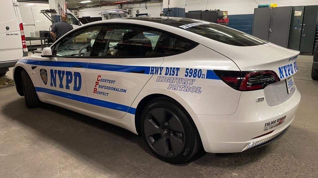 Tesla Model 3 рассматривается для парка полиции Нью-Йорка