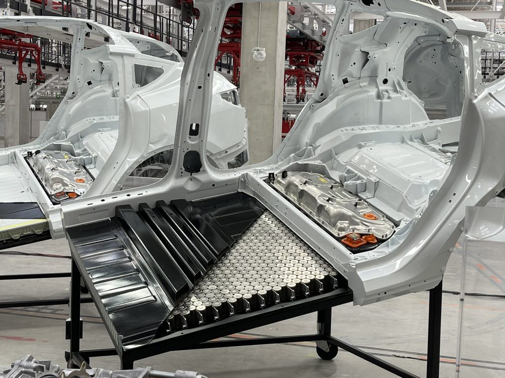 Tesla стремится перерабатывать аккумуляторы на всех своих заводах Gigafactory.