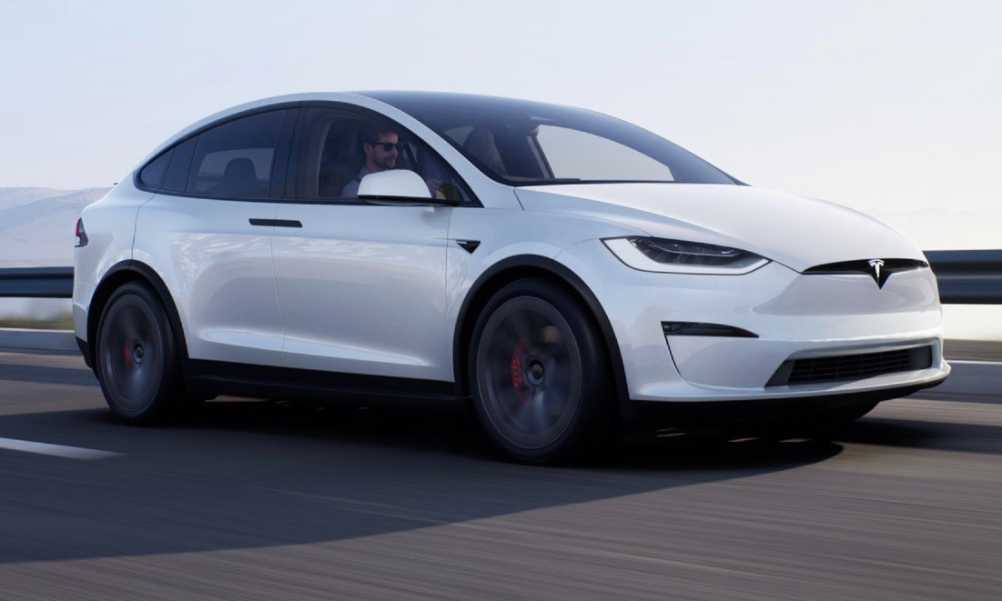 Tesla отодвигает несколько уровней отделки салона для Model Y и Model X до 2023 года.