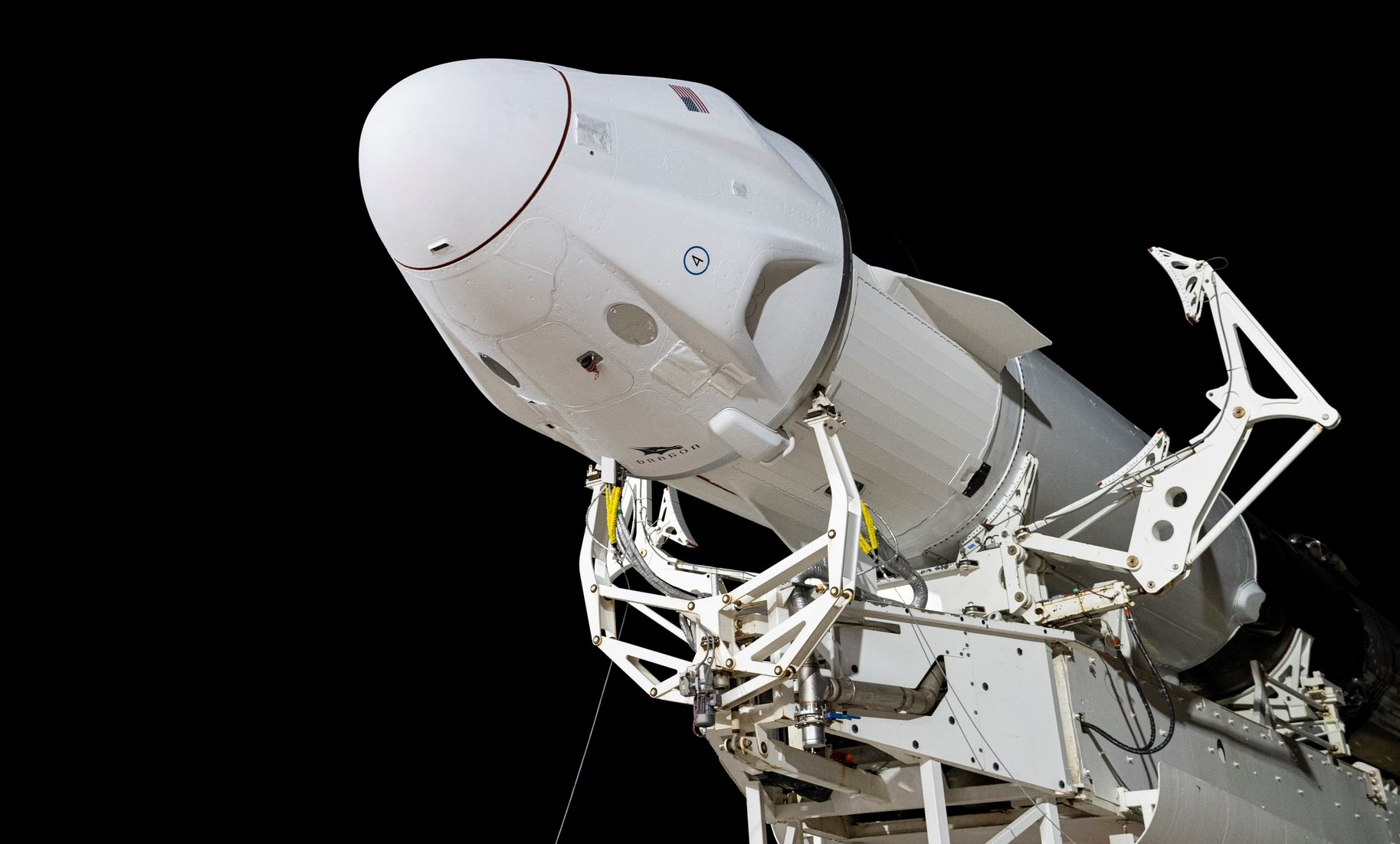 Следующий запуск космонавта SpaceX Crew Dragon переносится на апрель