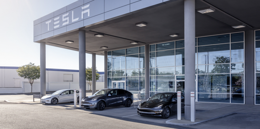 Tesla Bull Кэти Вуд продает акции TSLA на 205 миллионов долларов