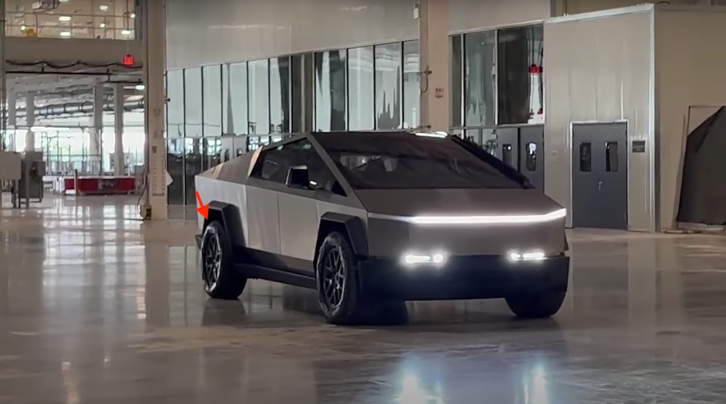 Tesla Cybertruck демонстрирует функцию управления задними колесами в Giga Texas