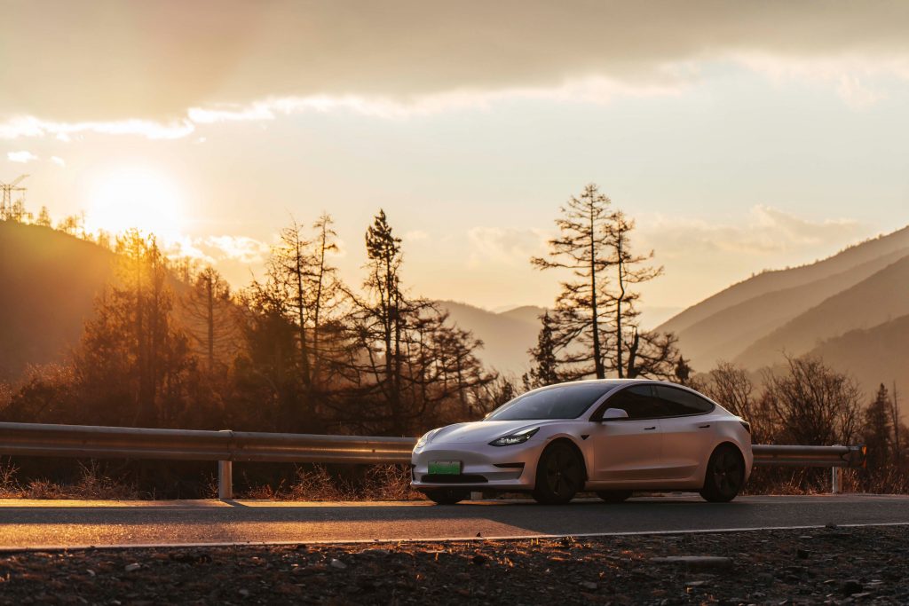 Tesla повышает цену базовой Model 3 в Германии на 7000 евро