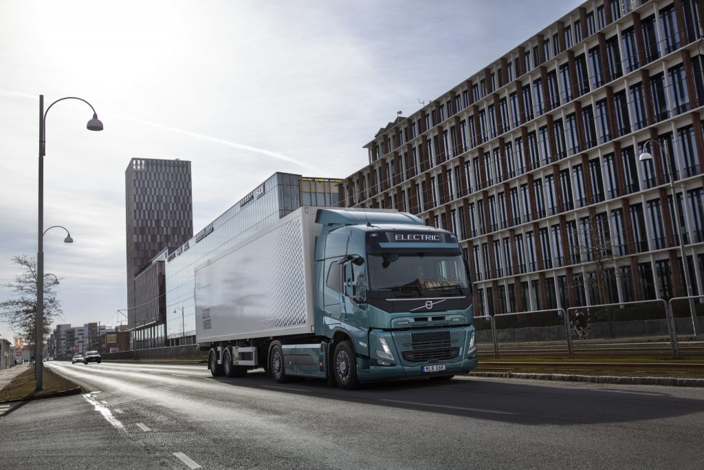 DHL получила заказ от Volvo на 44 электромобиля для региональных перевозок