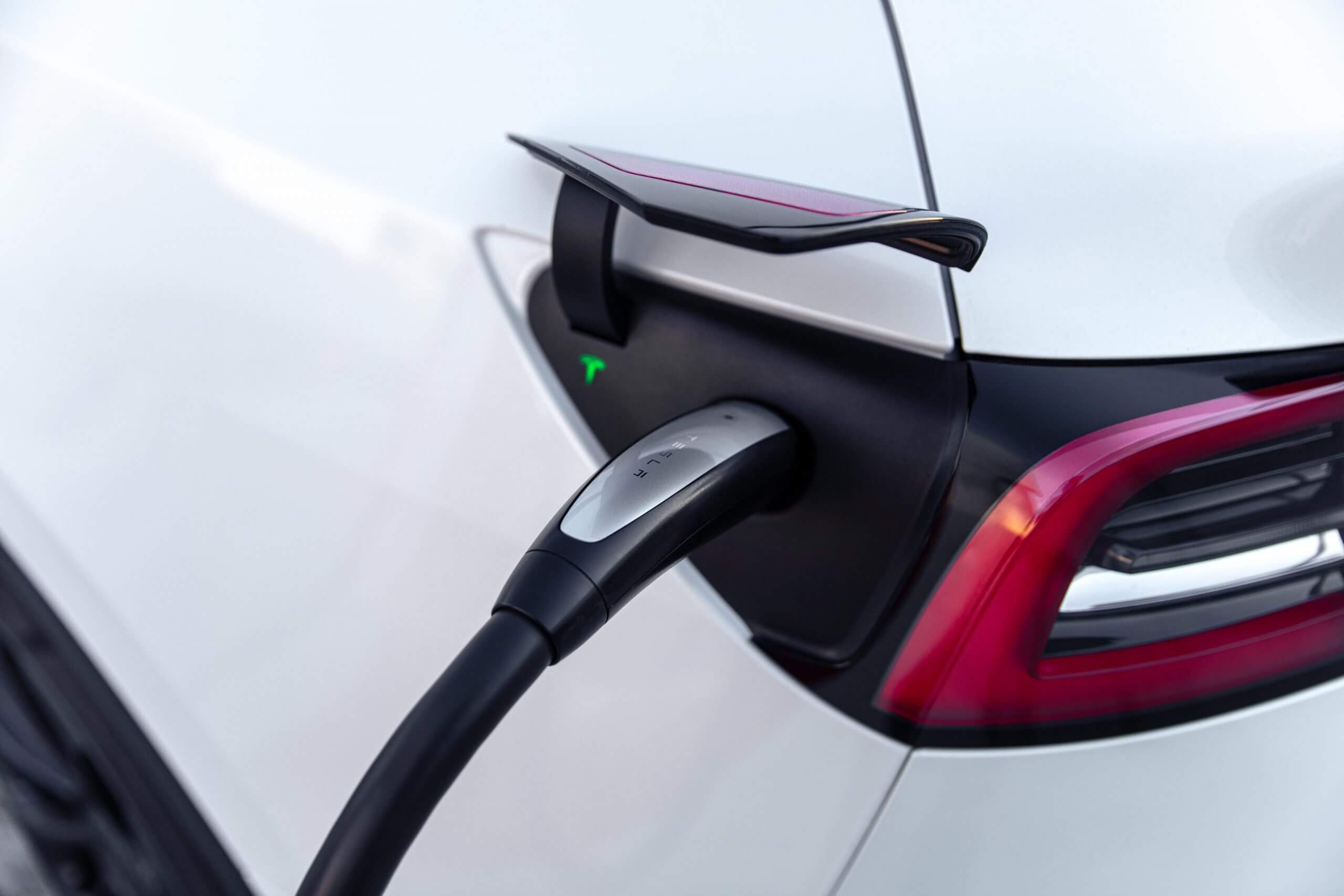 США одобряют зарядные устройства для электромобилей на 75 000 миль во всех 50 штатах, округ Колумбия, Пуэрто-Рико