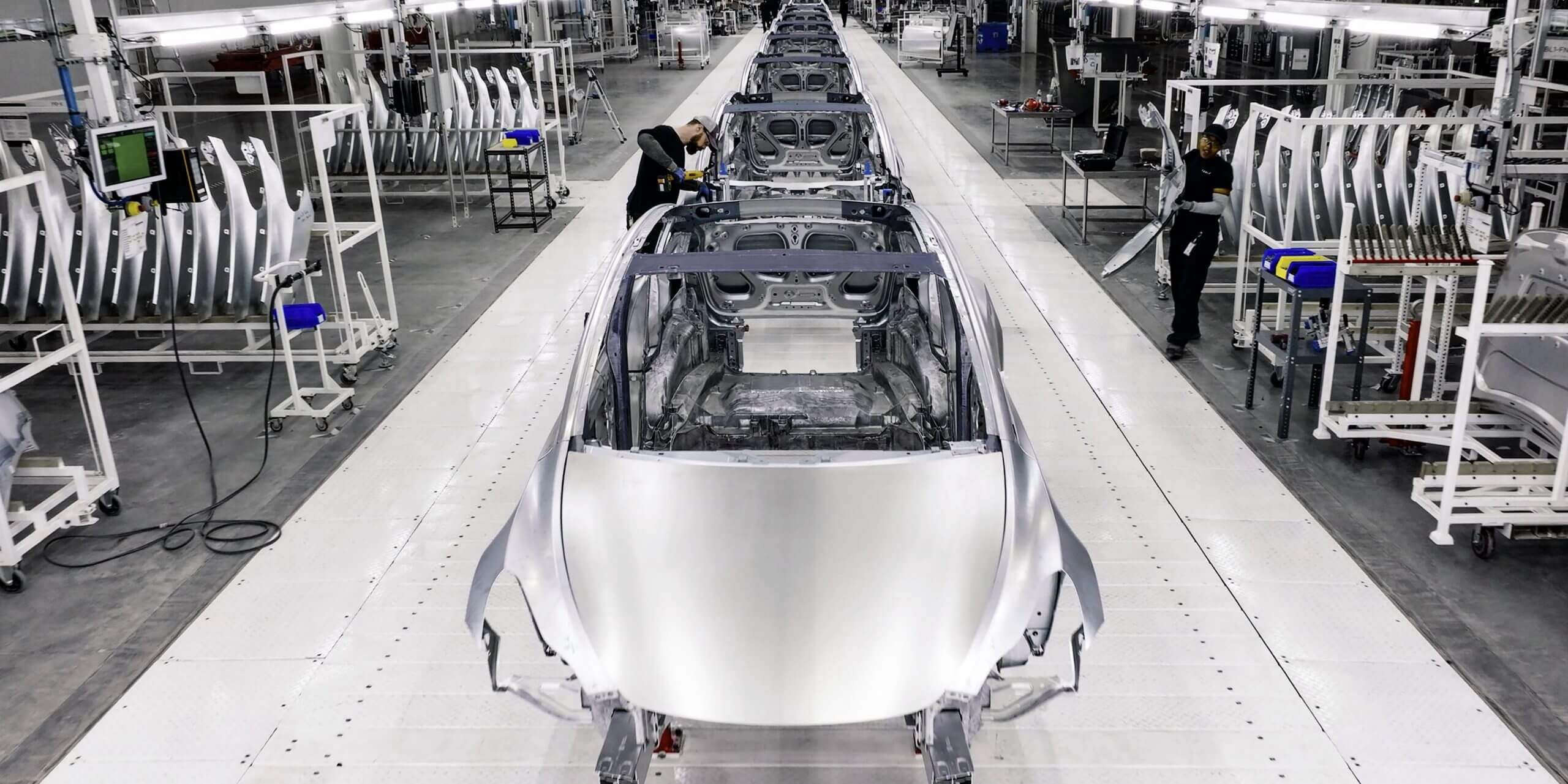 Tesla는 2023년 모멘텀 빌더로 4분기를 목표로 하고 BMW 규모에 도달할 계획