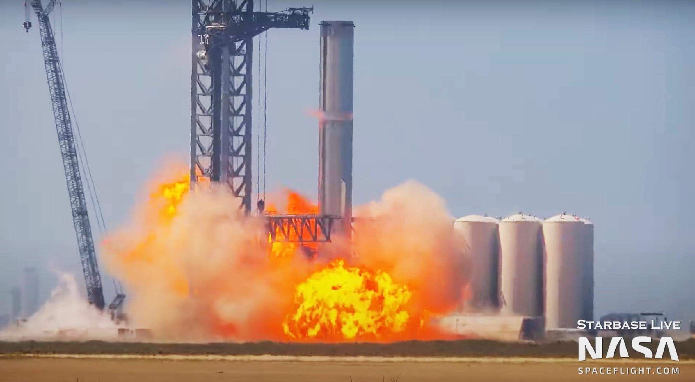 Испытание ракеты-носителя SpaceX Starship вызвало взрыв и возгорание площадки
