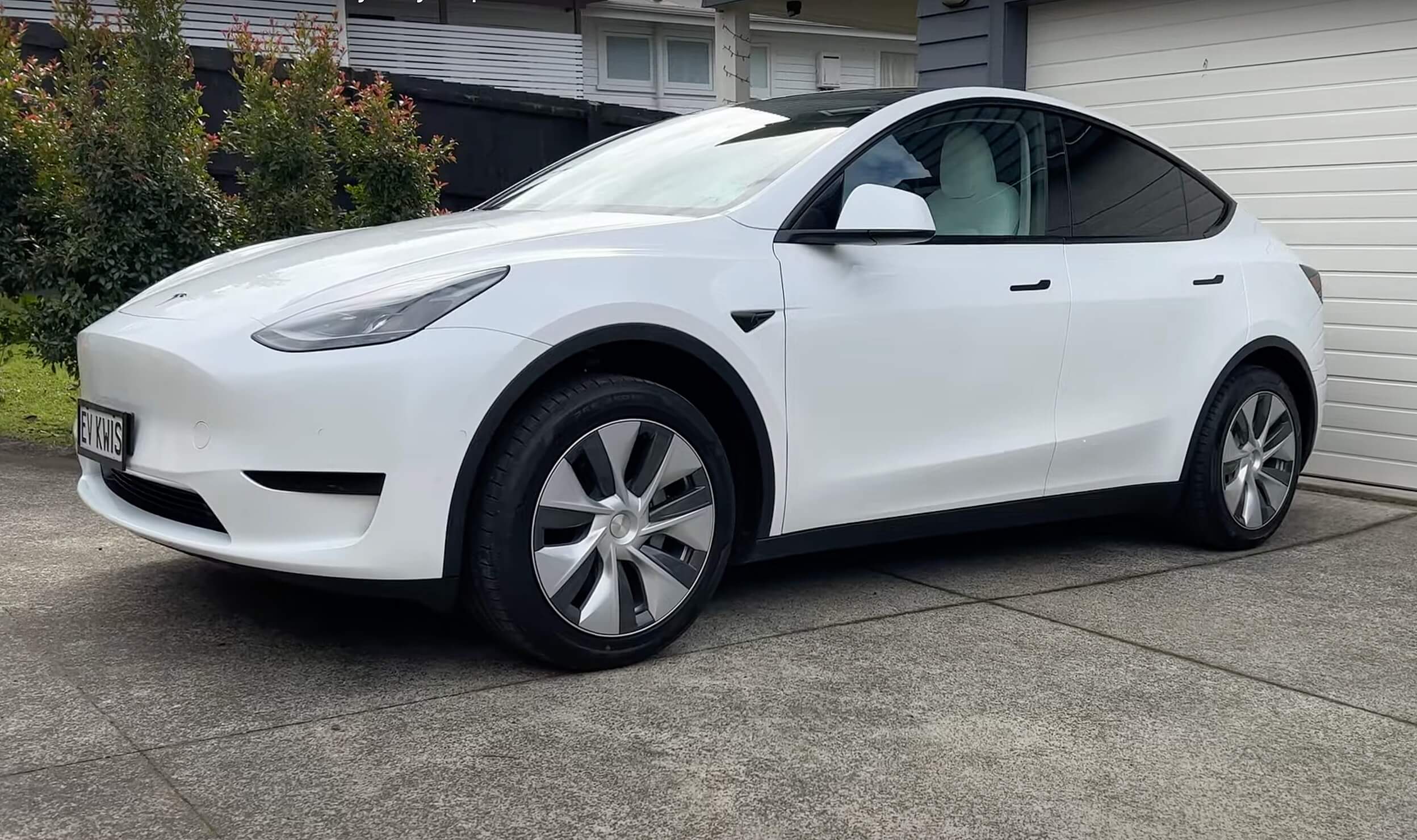Первые поставки Tesla Model Y в Новую Зеландию: первые впечатления