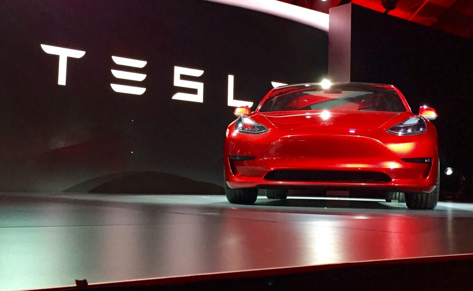 Tesla beschleunigt die Popularität des Kaufs von Elektrofahrzeugen