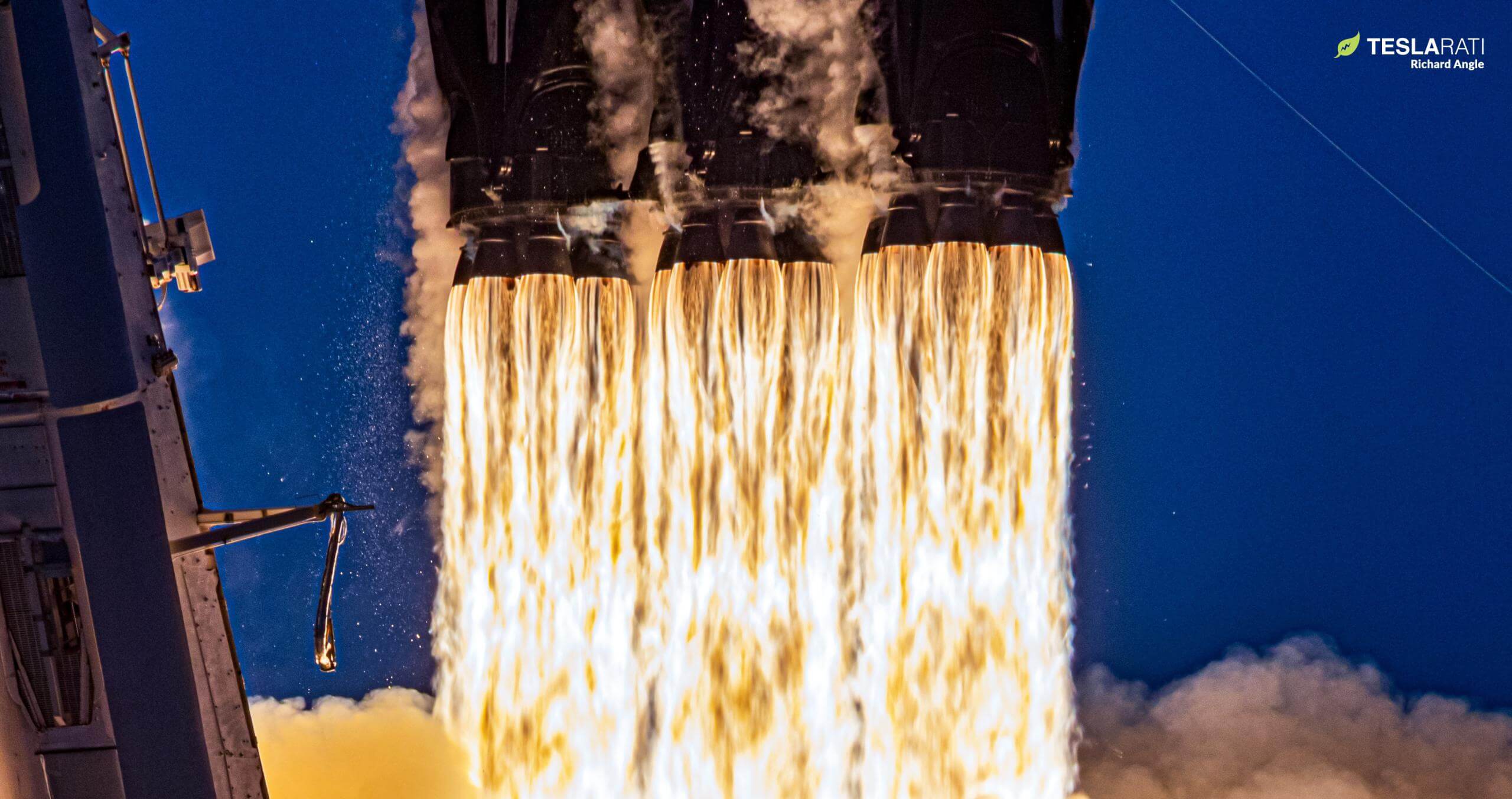 Руководство SpaceX прогнозирует 6 запусков Falcon Heavy за 12 месяцев