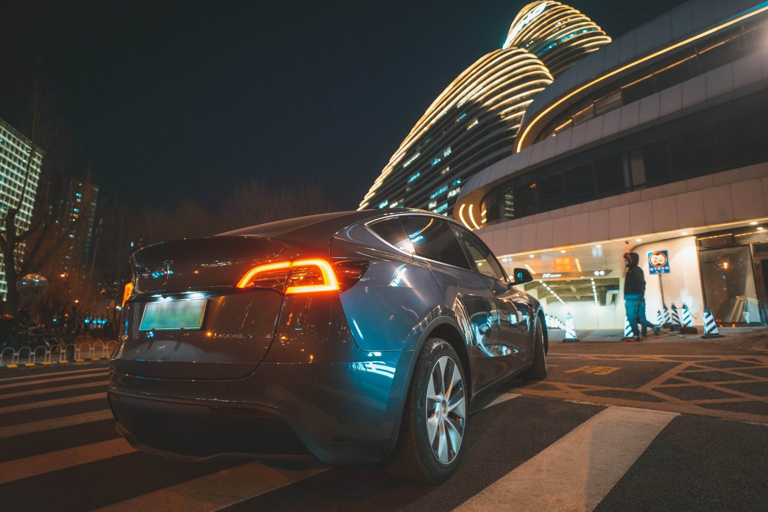 De geschatte leveringsdatum van Model Y RWD van Tesla China daalt tot 1-4 weken