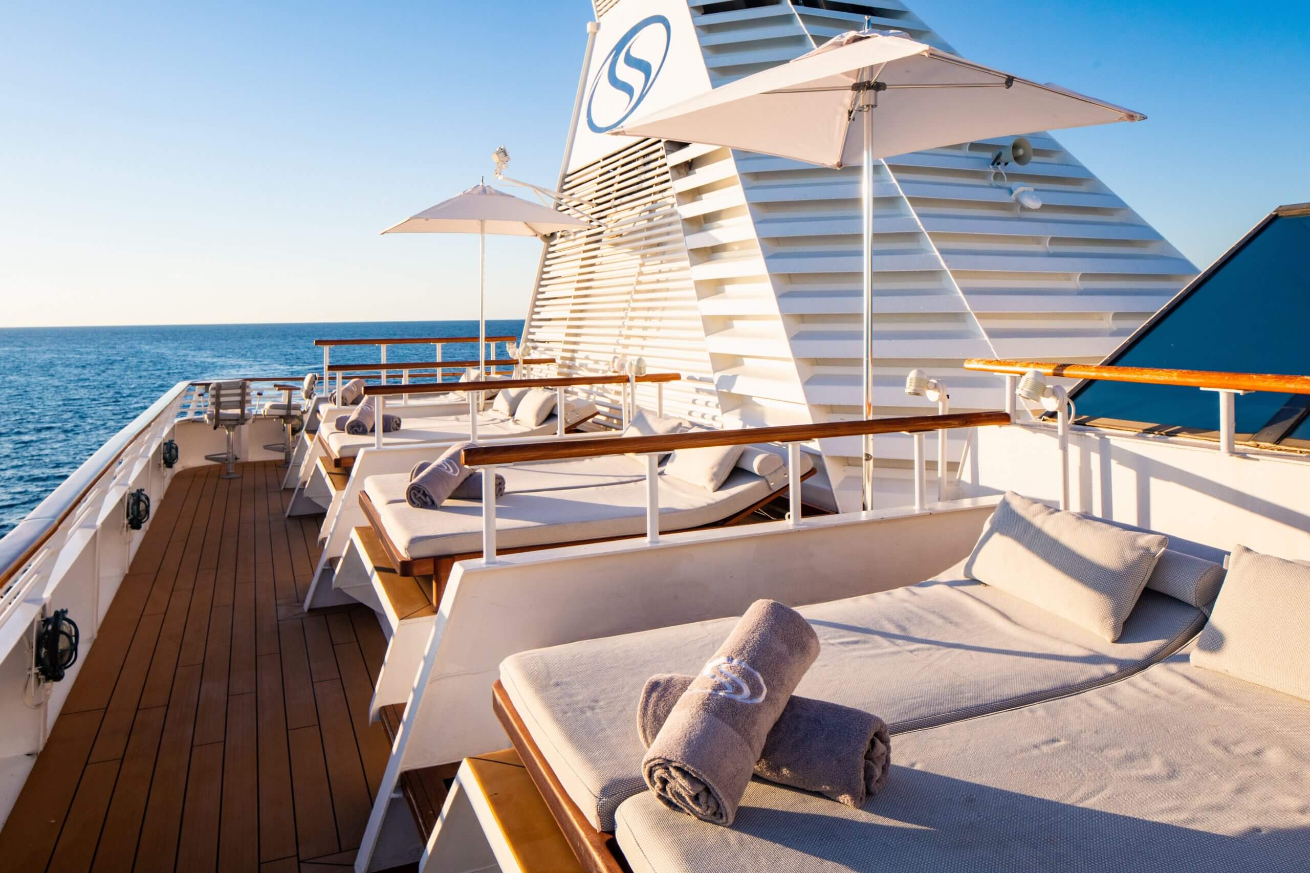 SeaDream Yacht Club에서 Starlink를 배포한 최초의 부티크 여행 라인