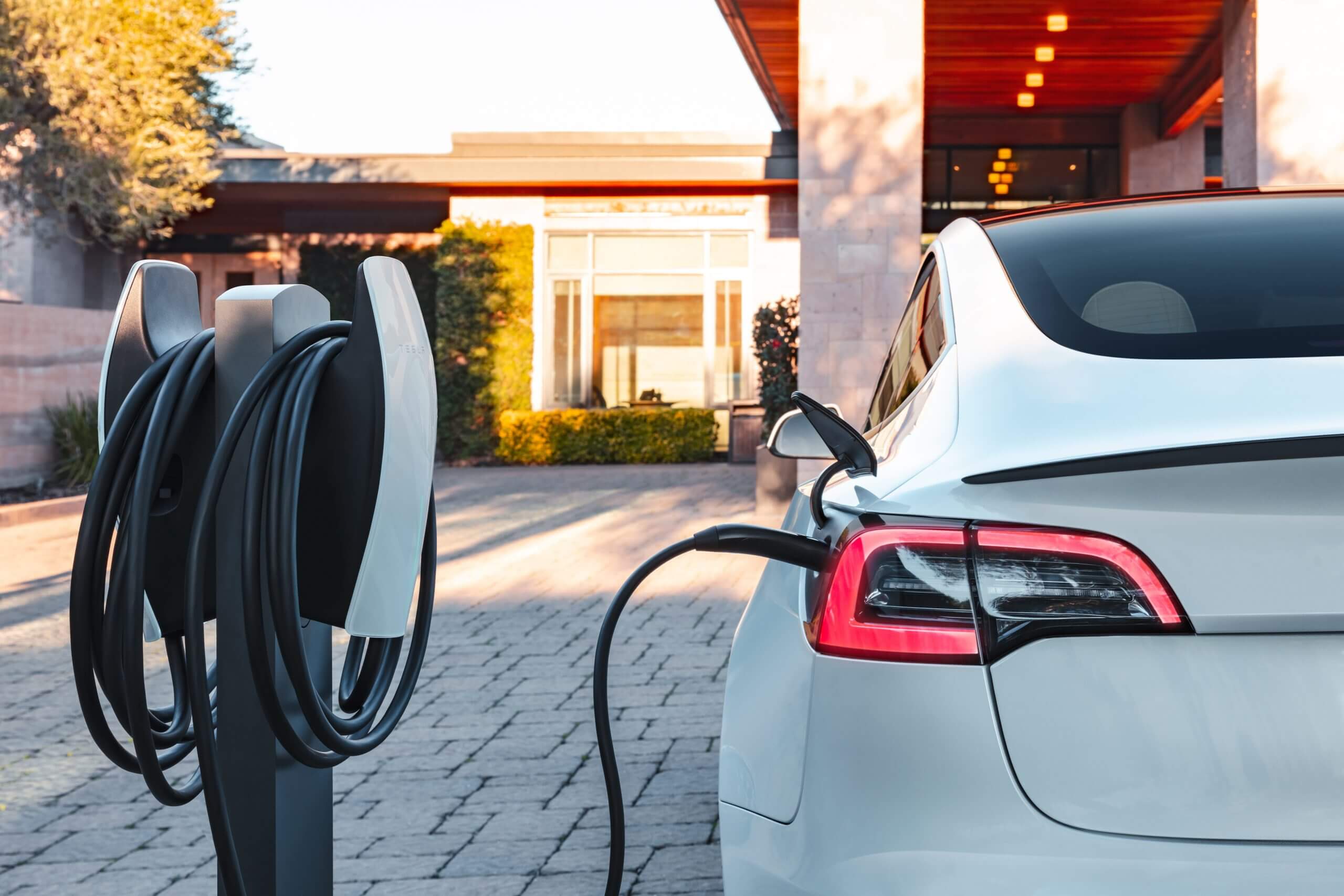 Tesla se asocia con la plataforma de confiabilidad de carga EV para la red Destination