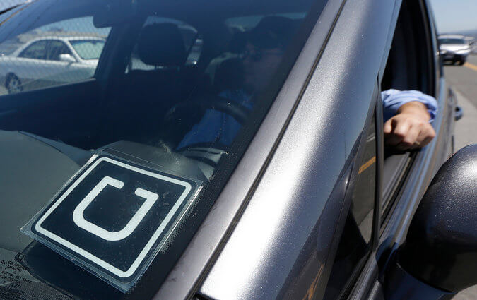 Uber は Stellantis との提携により EV レンタル オプションを拡大