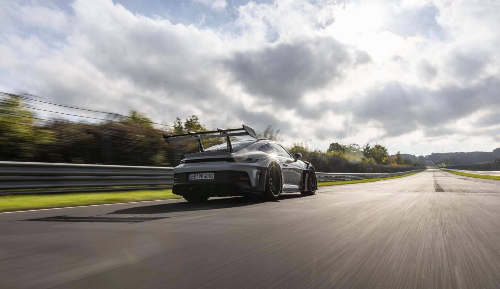 Las acciones de Porsche alcanzan un récord después de un informe de ganancias estelar