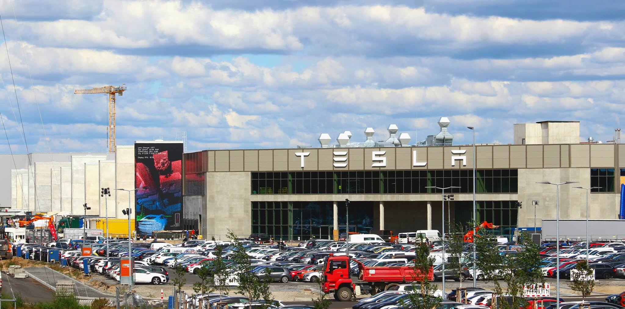 Tesla, Giga Berlin yangın olayıyla ilgili yorum yaptı