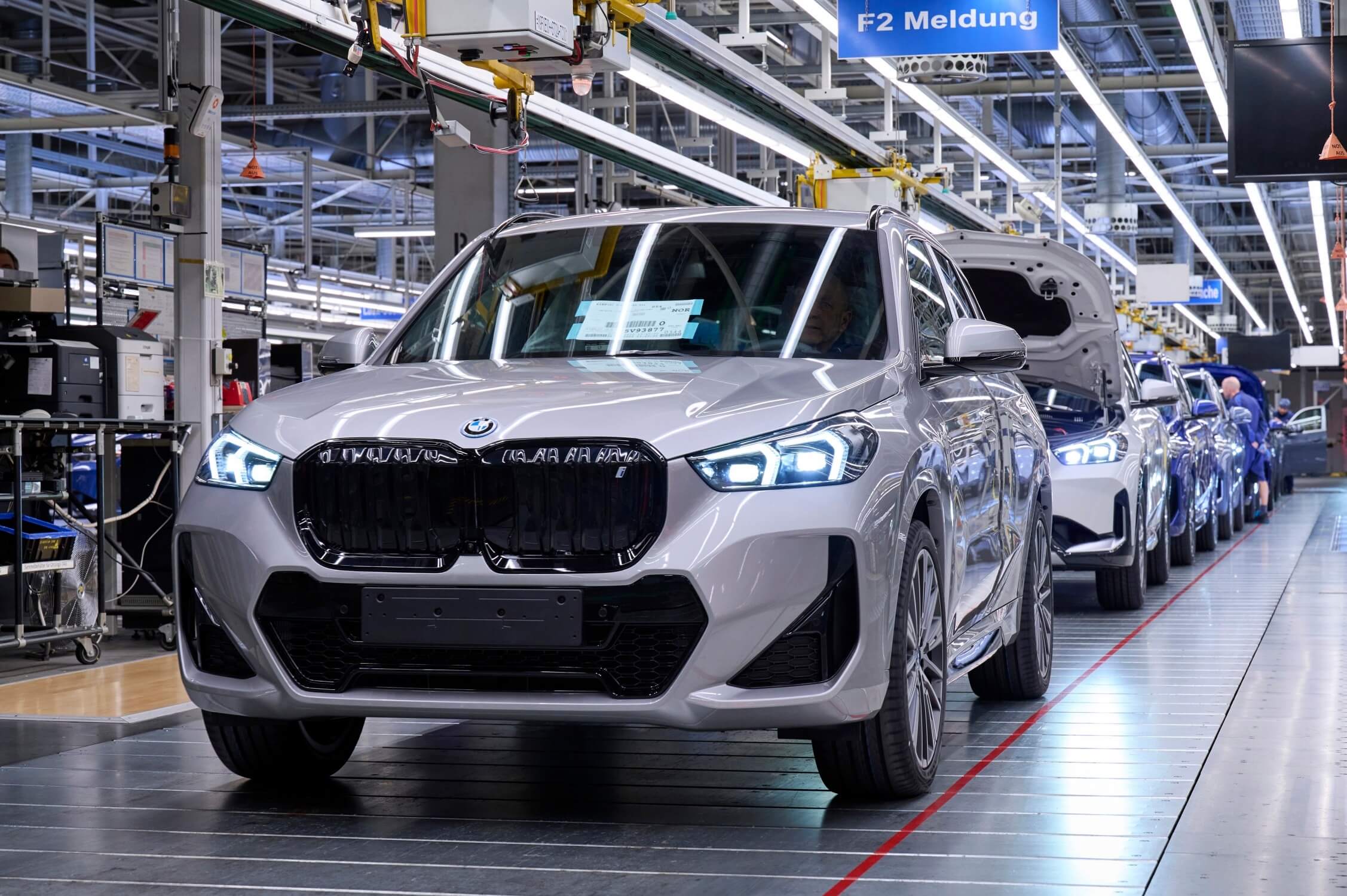 BMW расширяет производство аккумуляторов, инвестируя 1,4 миллиарда долларов