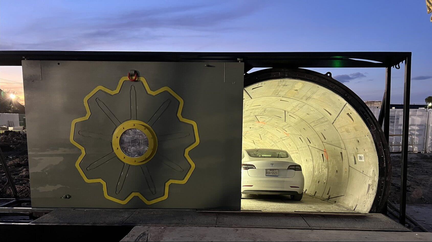 Boring Company, tam ölçekli Hyperloop testinin görüntülerini paylaşıyor