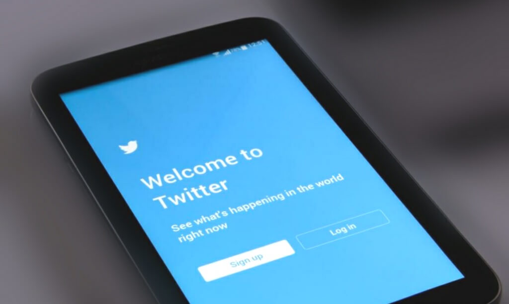 Twitter invia notifiche per ridurre la forza lavoro globale ai dipendenti