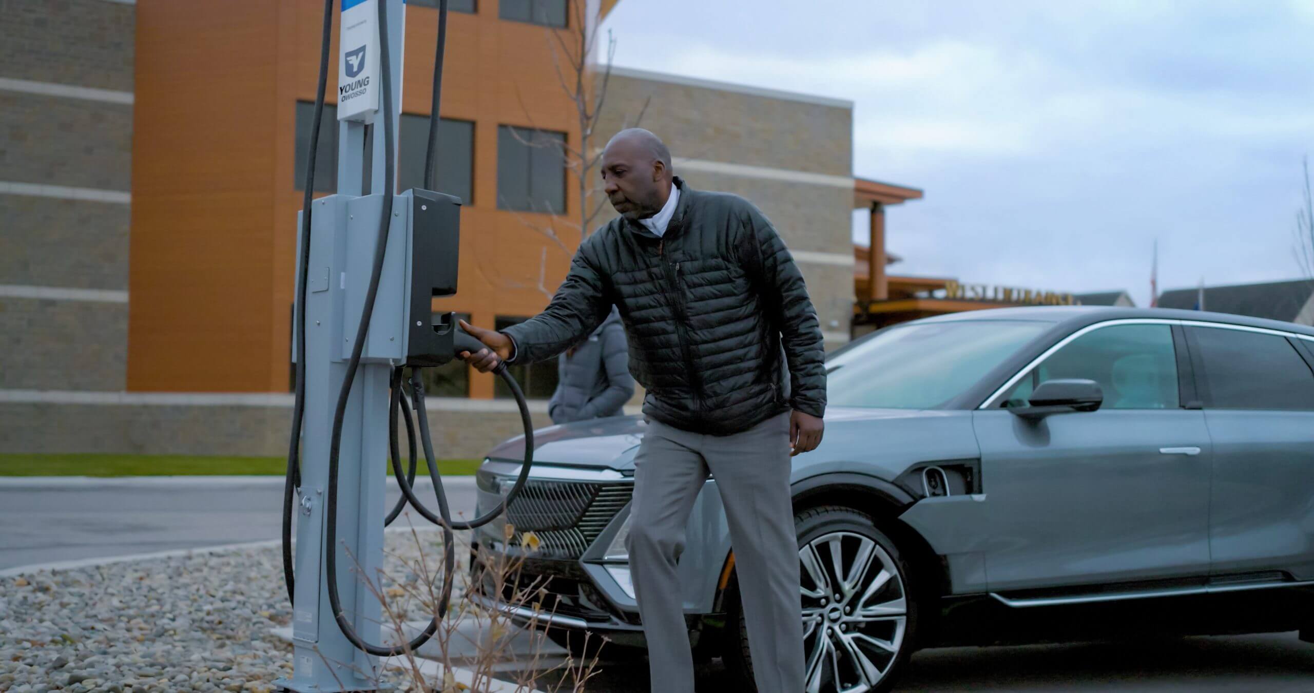 GM запускает уникальную программу зарядки электромобилей