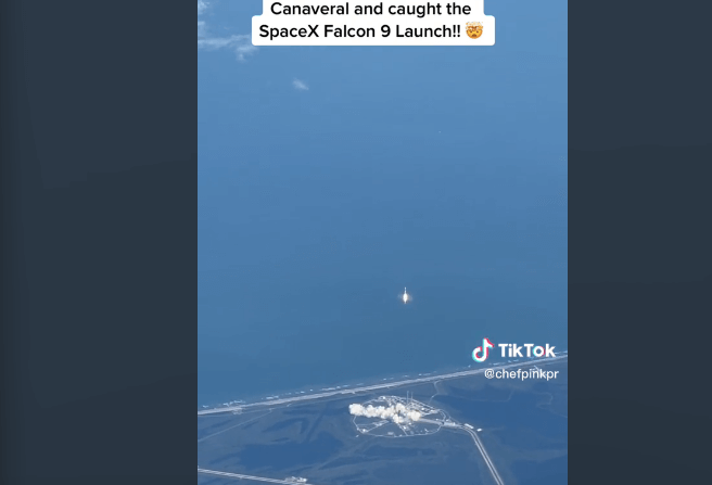 स्पेसएक्स फाल्कन 9 लॉन्च हवा से देखा गया