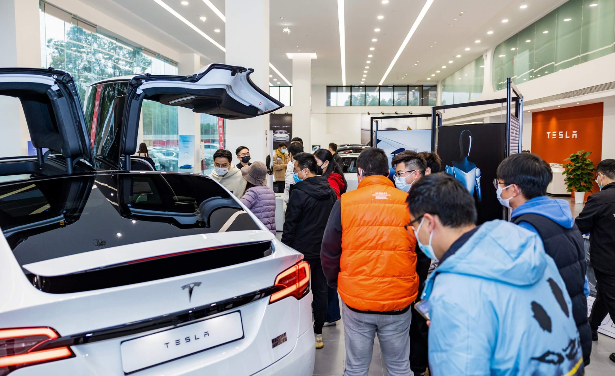 سجلت Tesla China أرقامًا قياسية على الرغم من ضعف سوق السيارات الصيني