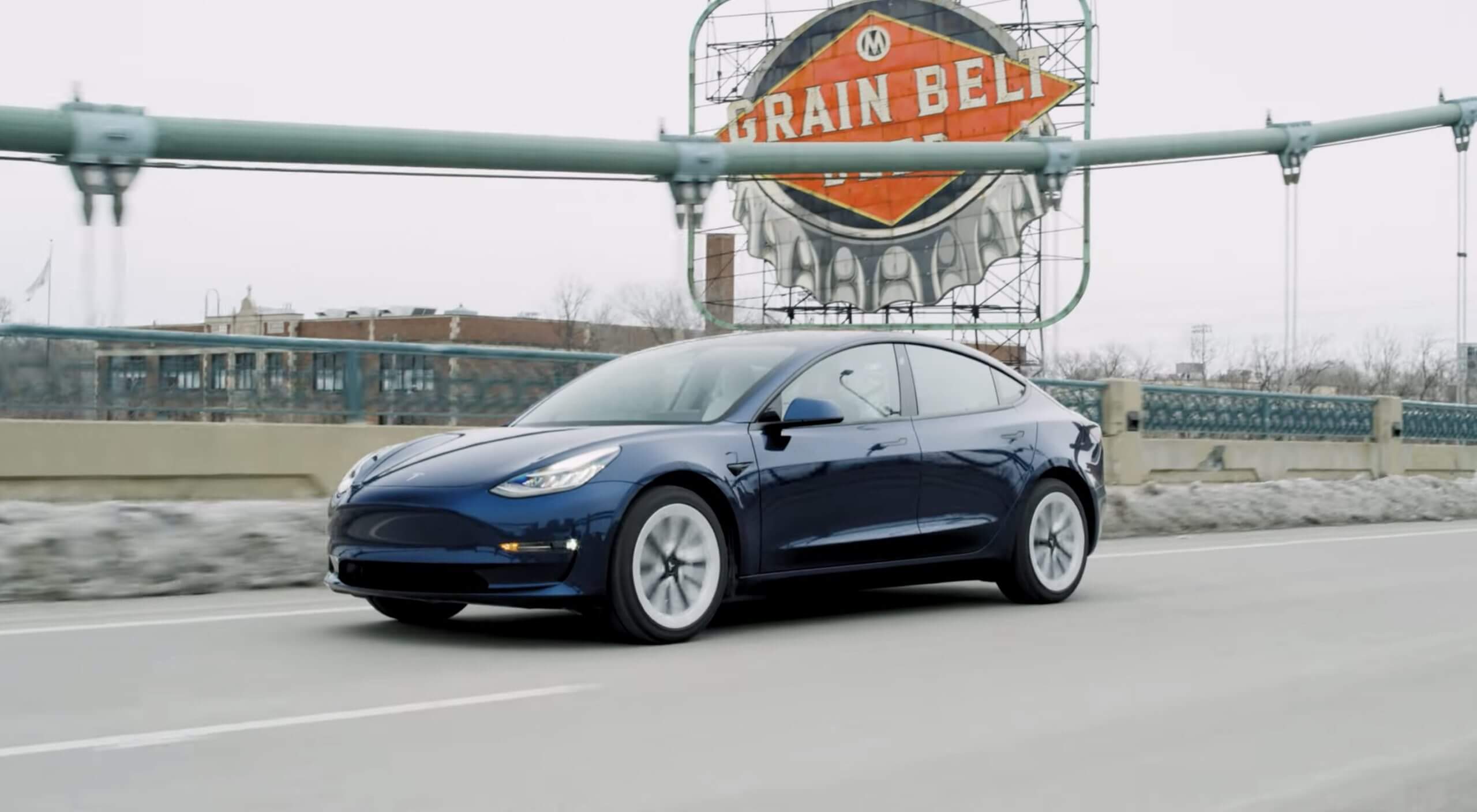 Les baisses de prix de Tesla poussent les prix des véhicules électriques d’occasion à de nouveaux plus bas