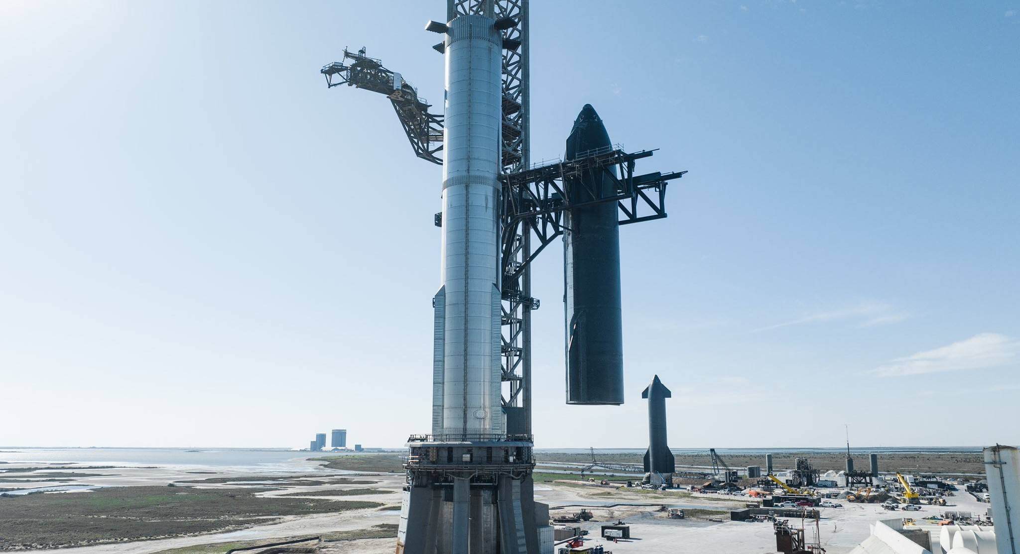 SpaceX готовит почву для первого статического огня ракеты-носителя Starship с 33 двигателями