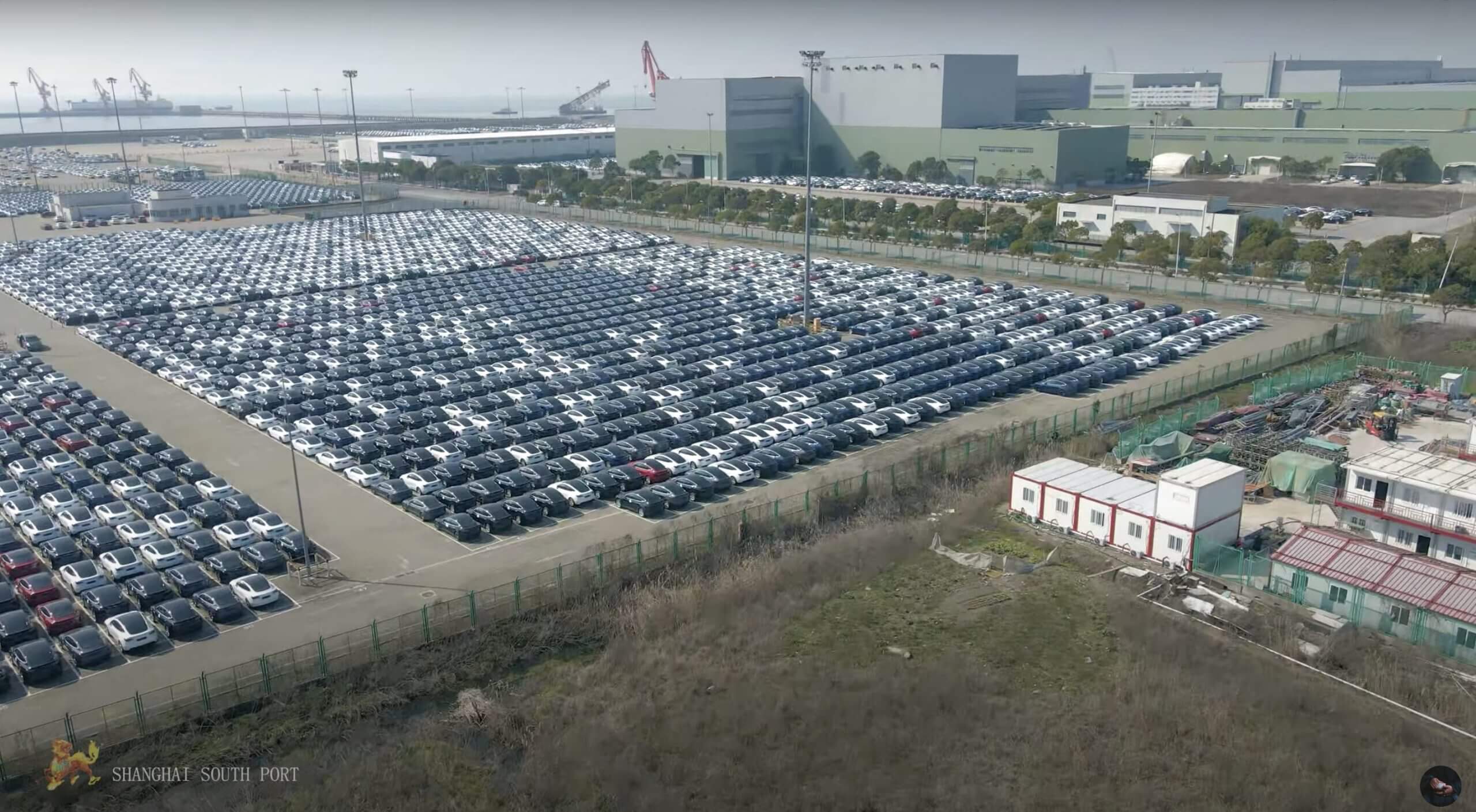 Tesla отправляет больше автомобилей из Китая в Северную Америку