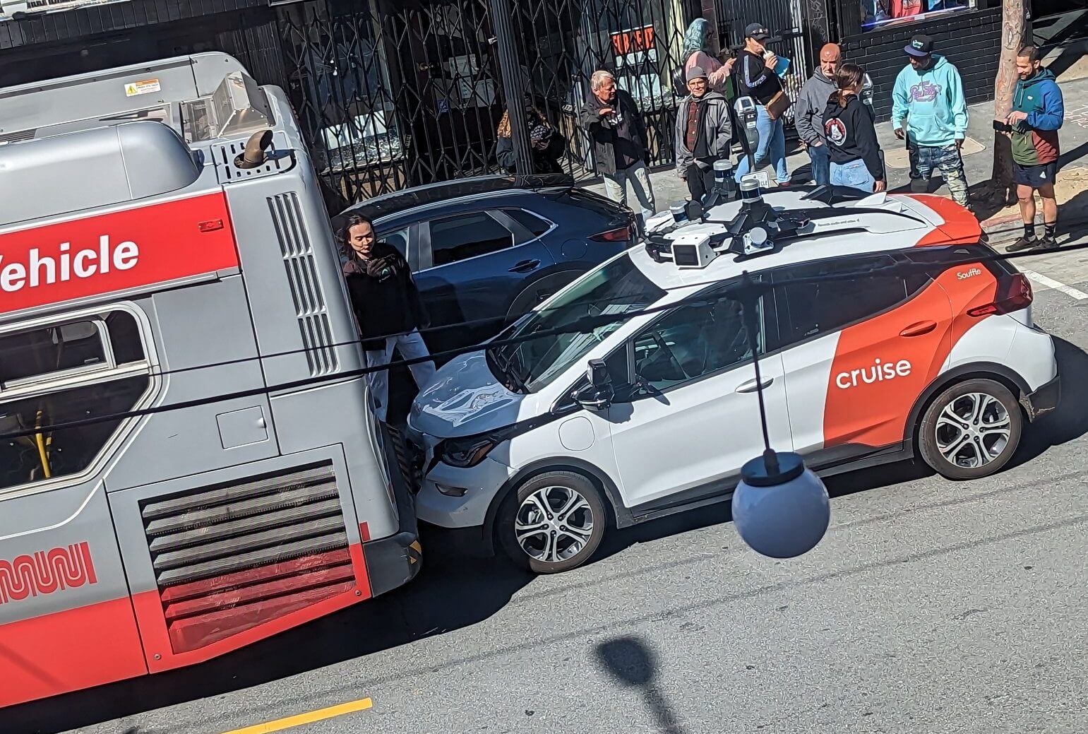 Cruise partage un commentaire après que le robotaxi se soit écrasé dans le bus Muni de San Francisco