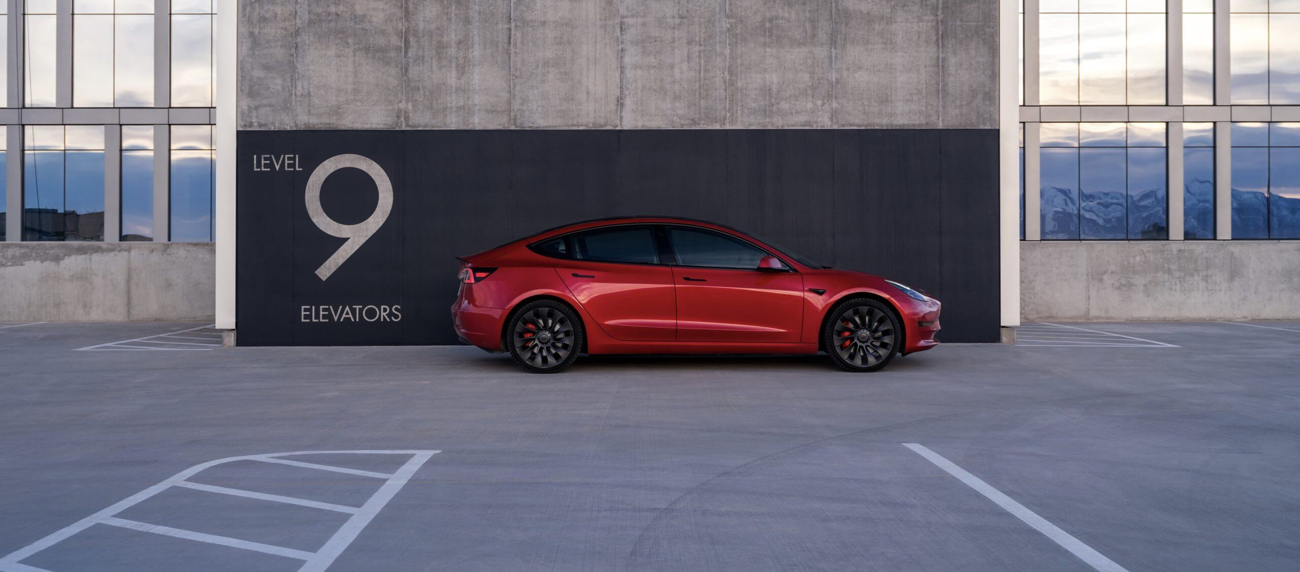 Tesla Model 3, 벤치마킹을 위해 현대차에 몰래 걸렸다