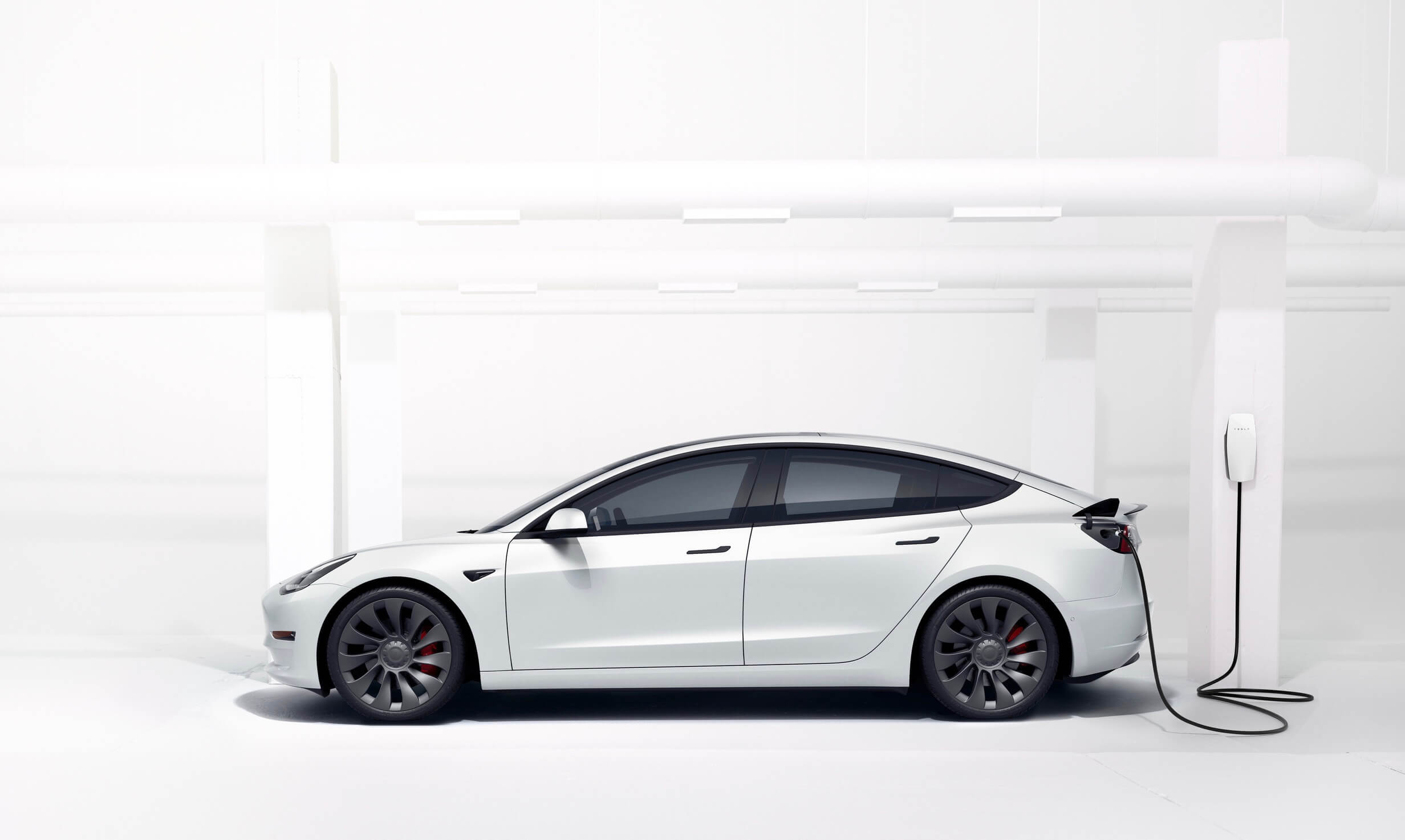 Tesla Model 3 guida il crollo dei prezzi dei veicoli elettrici usati