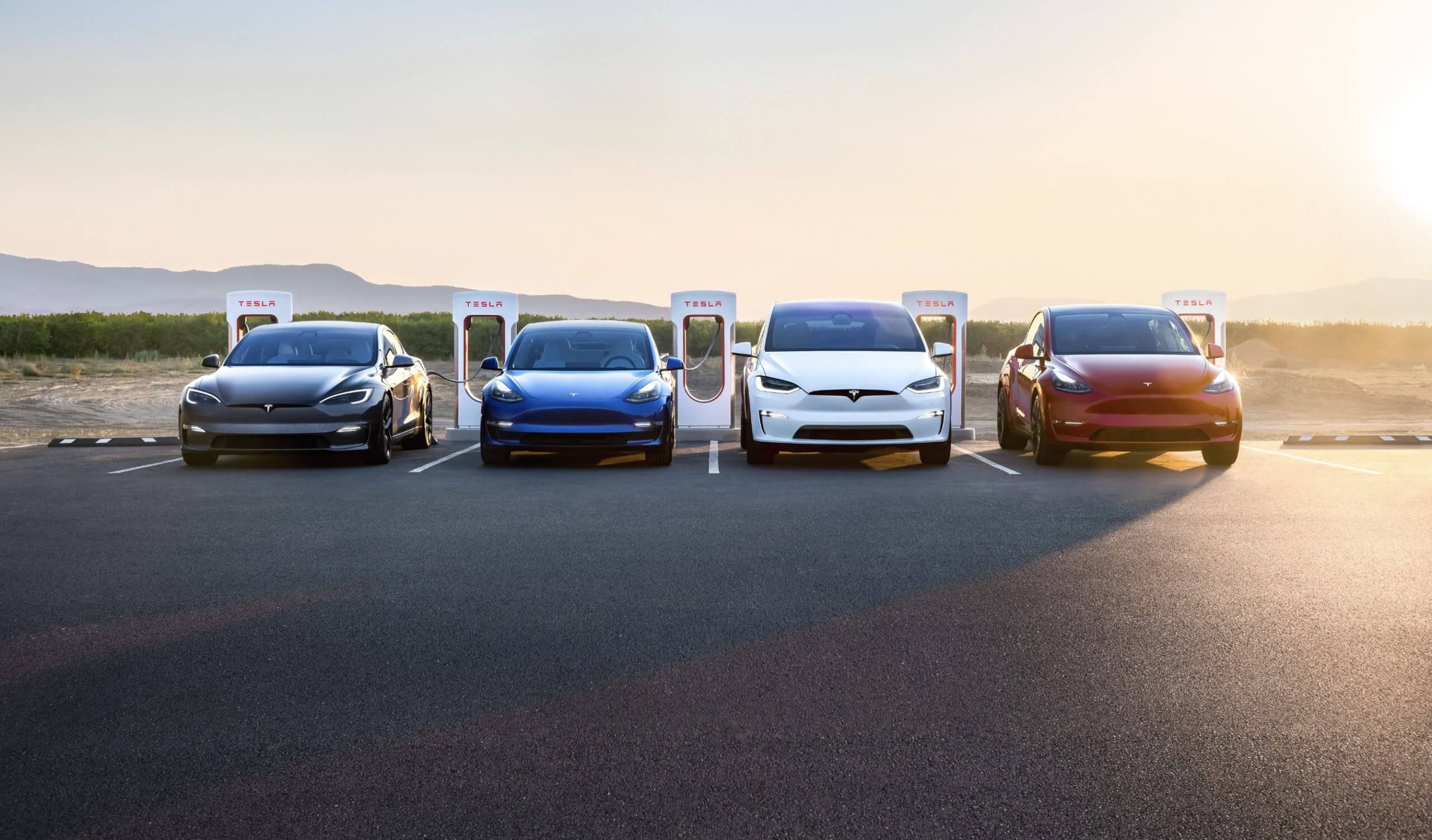 Posibles fechas de lanzamiento de la flota de taxis robotizados de Tesla
