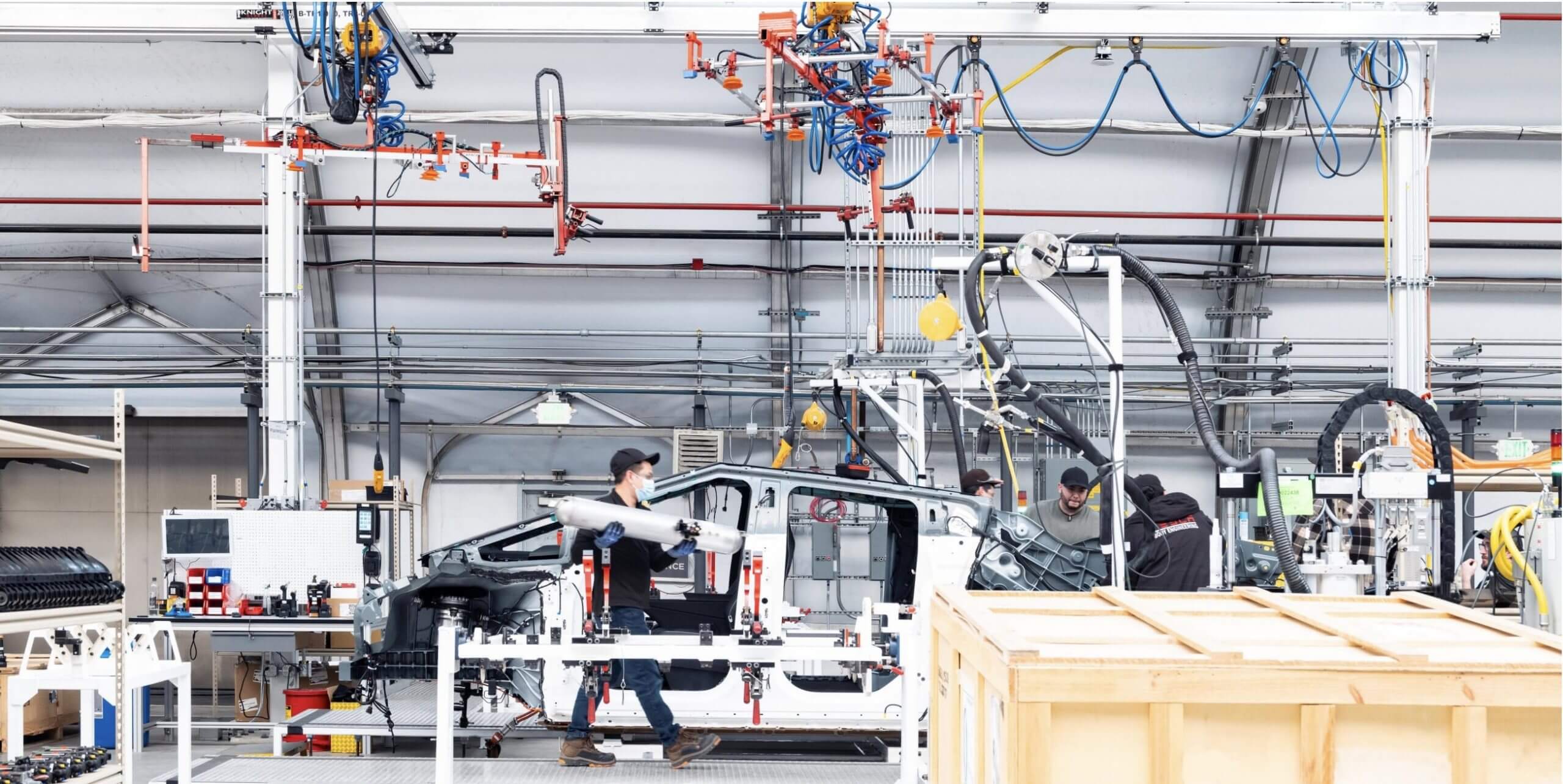 Виробництво Tesla Cybertruck стрімко розвивається, надходить останній компонент для штампування