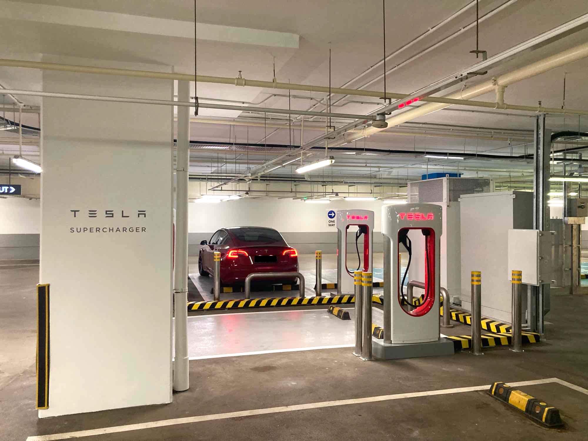 Tesla долає ще одну віху Supercharger