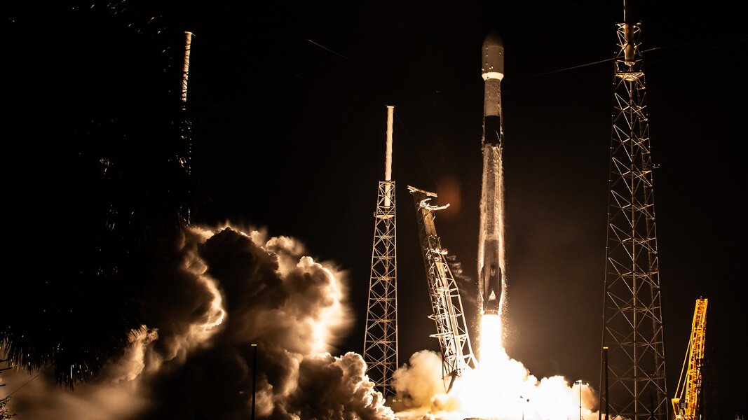 SpaceX、Starlink衛星22機を打ち上げ、合計打ち上げ数は5,000機以上