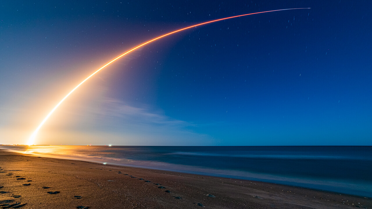 SpaceX успешно запустила Starlink, выведя на орбиту 22 спутника