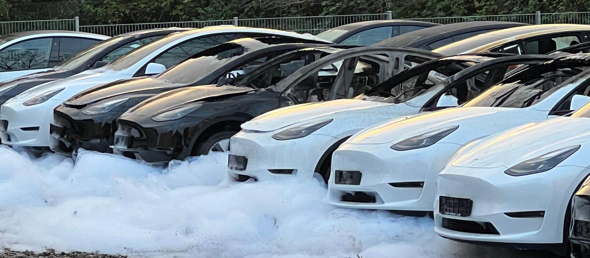 15 Tesla’s branden in Frankfurt, groep claimt verantwoordelijkheid voor vurig incident