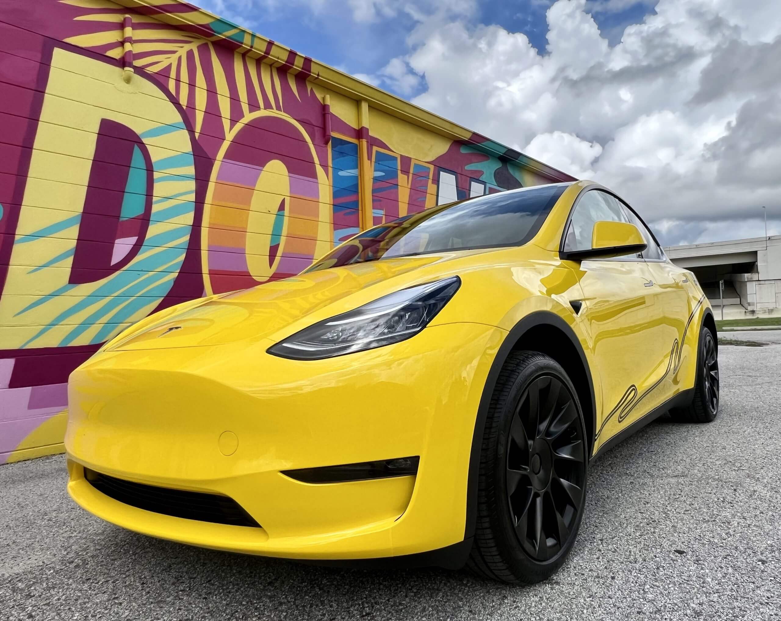 Tesla Model Y treibt neue Mitfahrgelegenheit in Tampa an