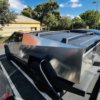Supercharger istasyonunda görülen kargo raflarıyla Tesla Cybertruck