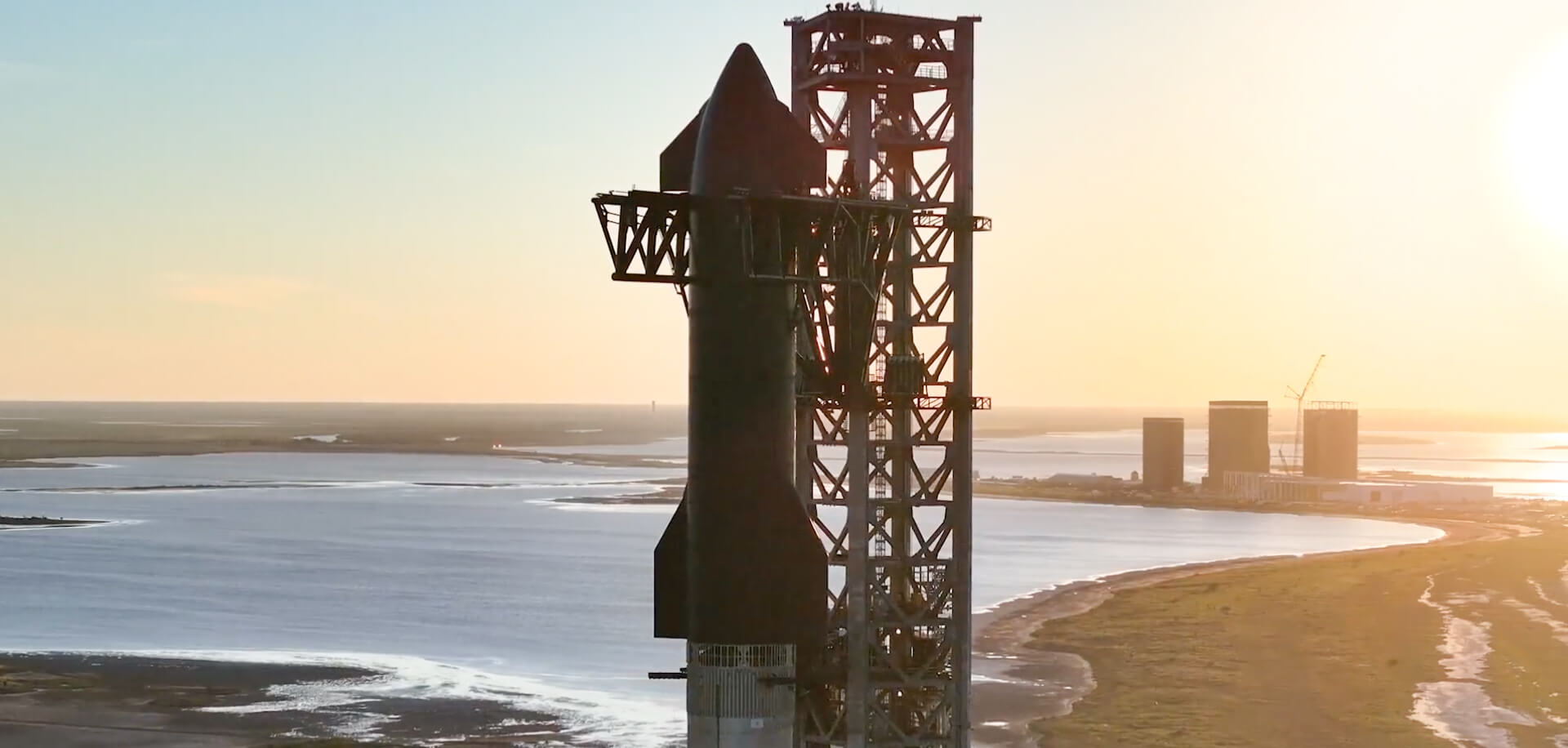 SpaceX получила лицензию FAA на второй запуск космического корабля