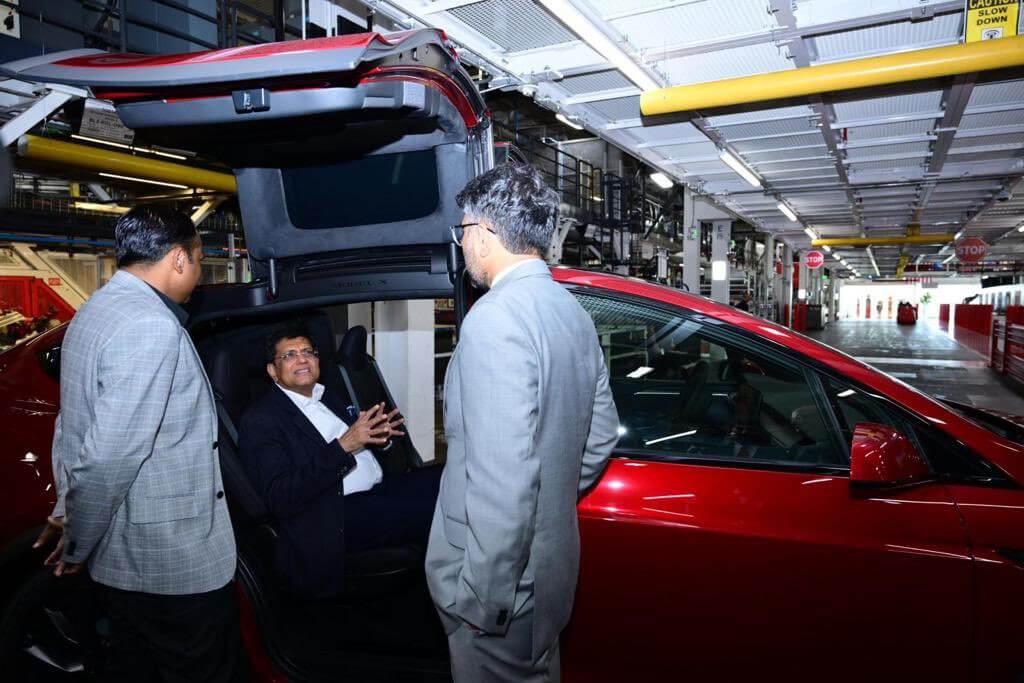 Tesla явно снижает импортные пошлины в Индии, а немецкие автопроизводители противостоят ей: отчет