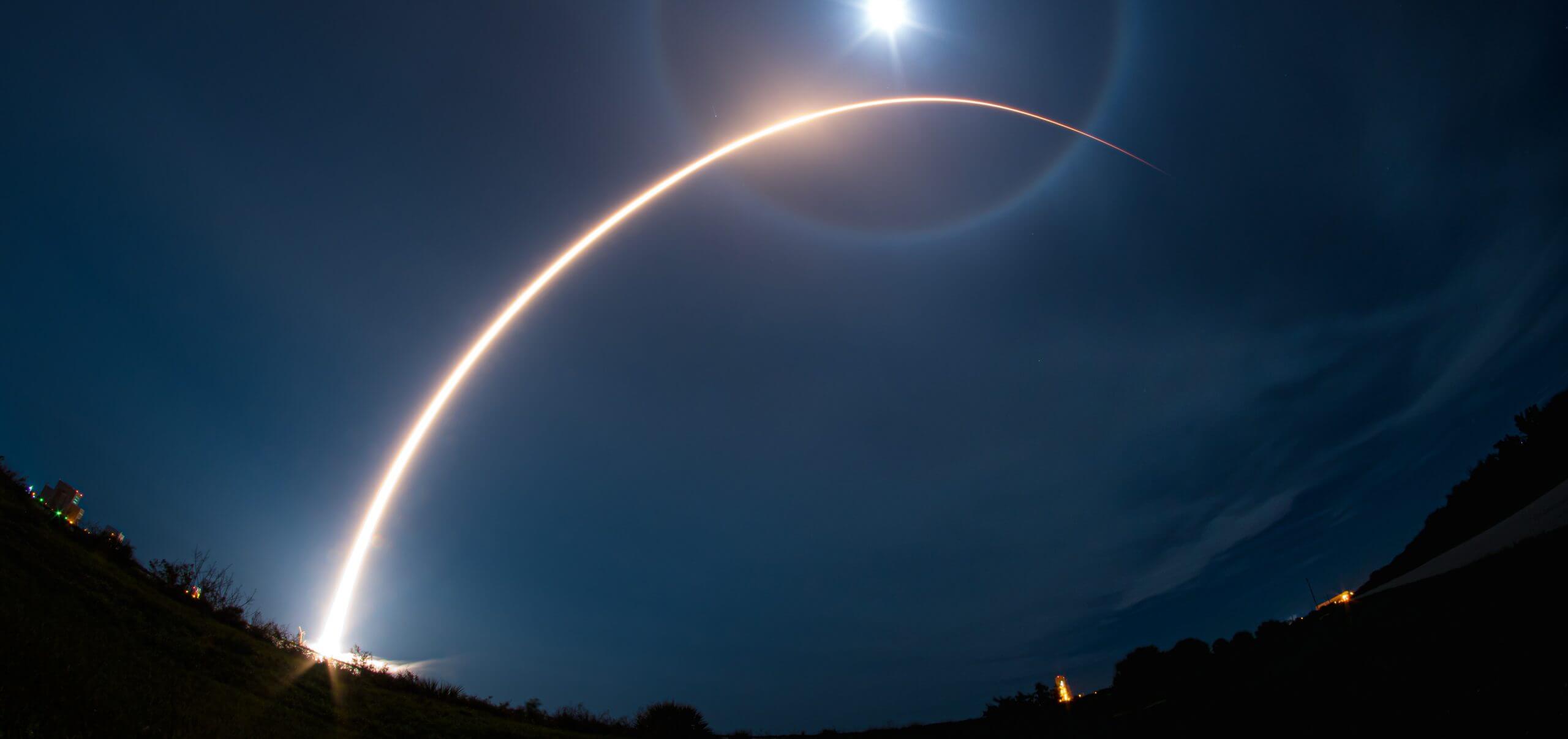 SpaceX отправила 6 спутников Starlink с возможностью прямой связи