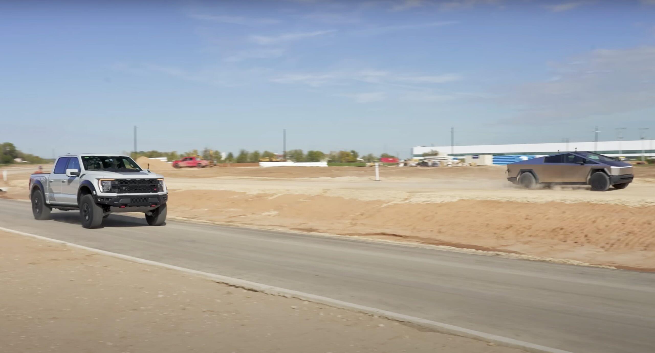 Tesla Cybertruck на грязи обогнал Ford F-150 Raptor R на асфальте