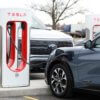 Ford делает первый шаг к доступу Tesla Supercharger для своих электромобилей