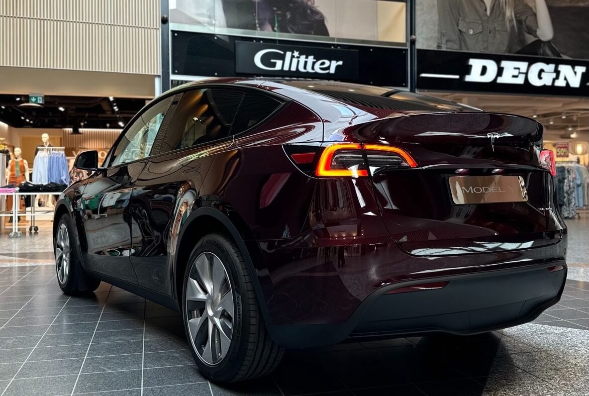 Tesla Model Y попала в список лучших автомобилей 2024 года по версии Consumer Reports