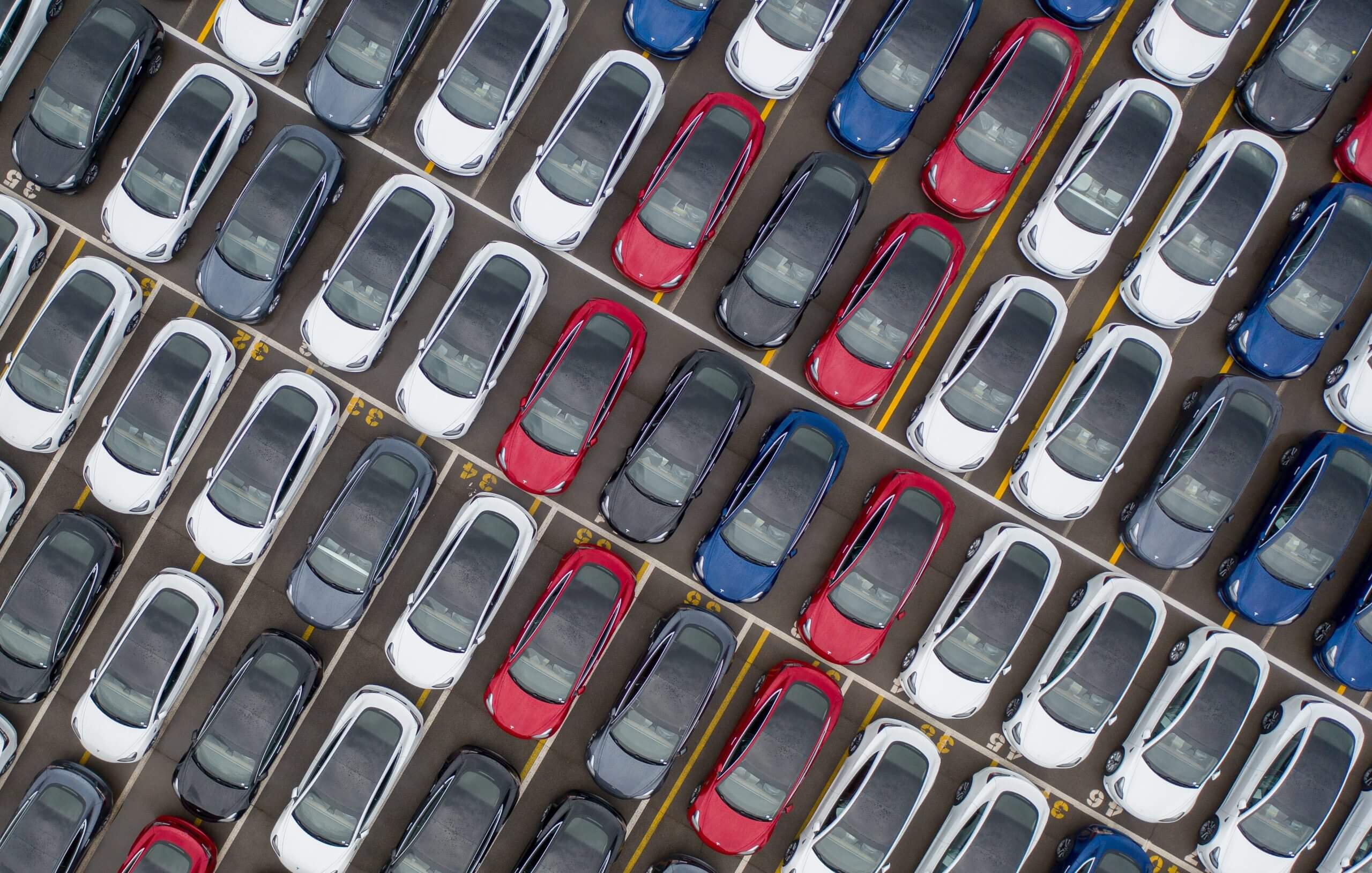 Администрация Байдена находится на пути к достижению своей цели по продажам электромобилей к 2030 году.