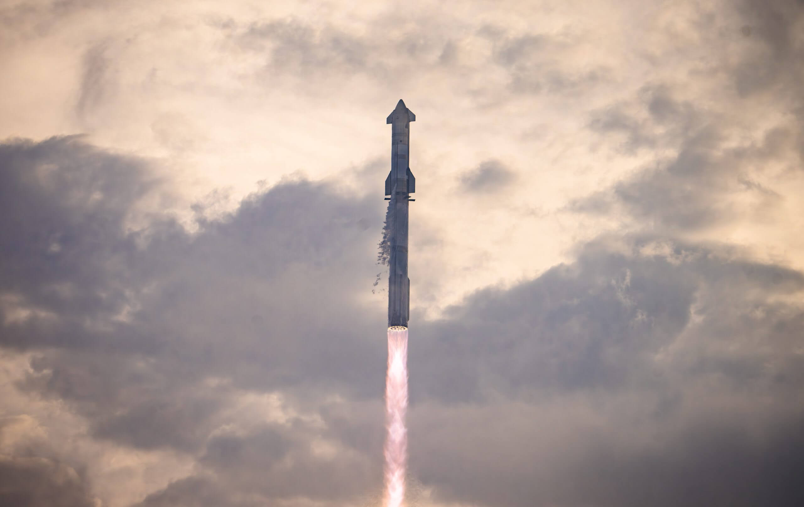 SpaceX успешно провела эпический третий испытательный запуск звездолета